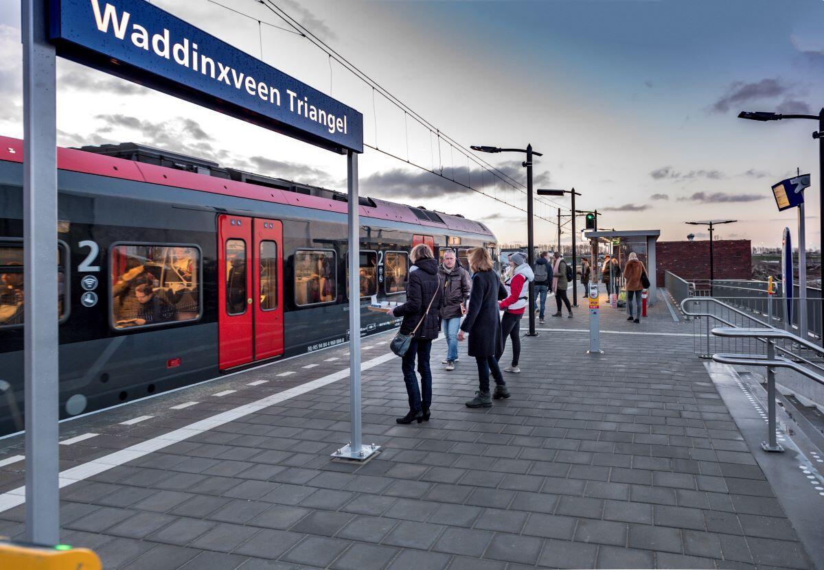 Elk kwartier een trein naar Gouda en Alphen aan den Rijn